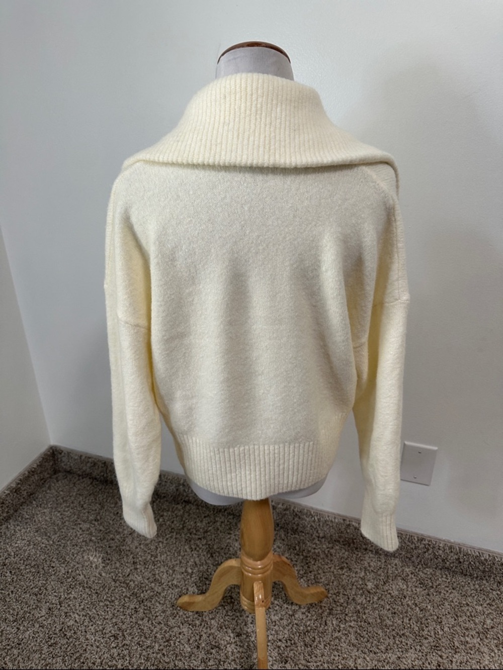💡 Express Sweater - Picture 3 of 5
